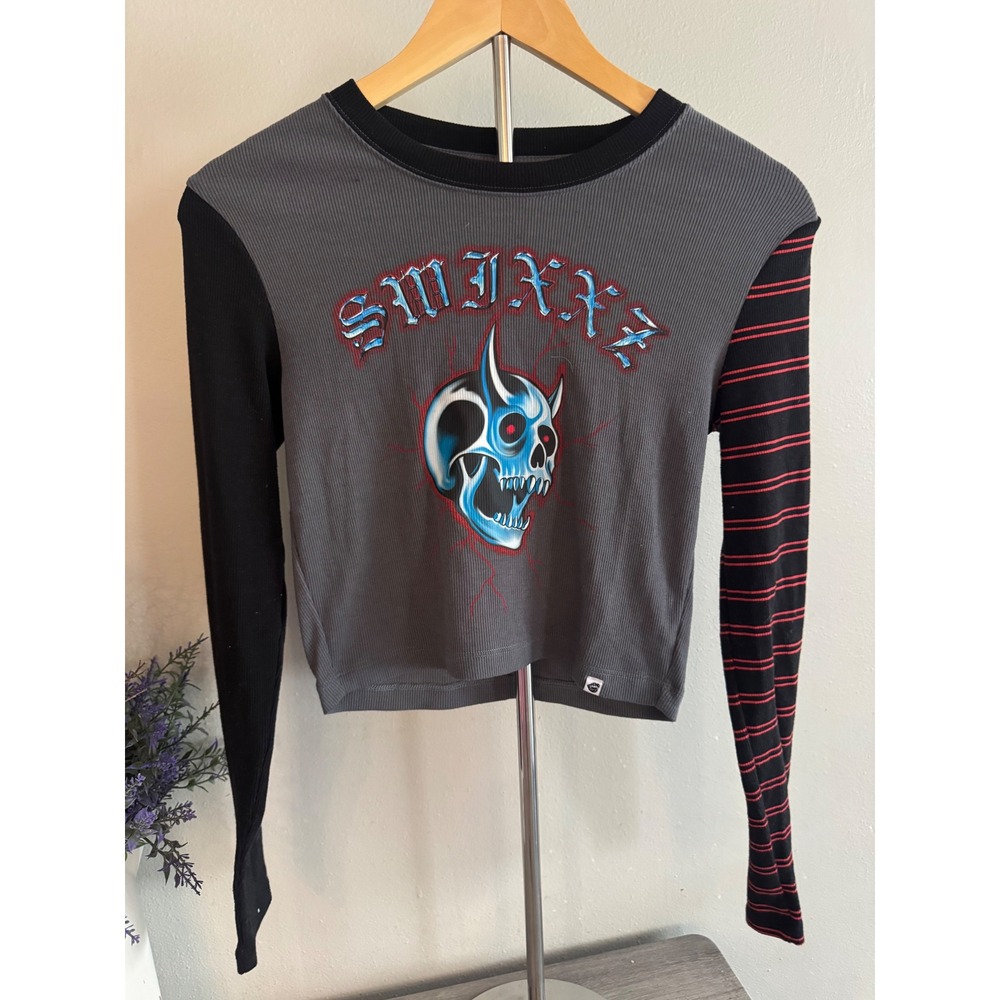 SWIXXZ Mismatched Sleeve Ribbed Crop Top Grey Black Red Skull Graphic Medium